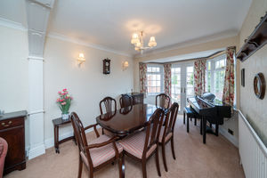DINING AREA- click for photo gallery